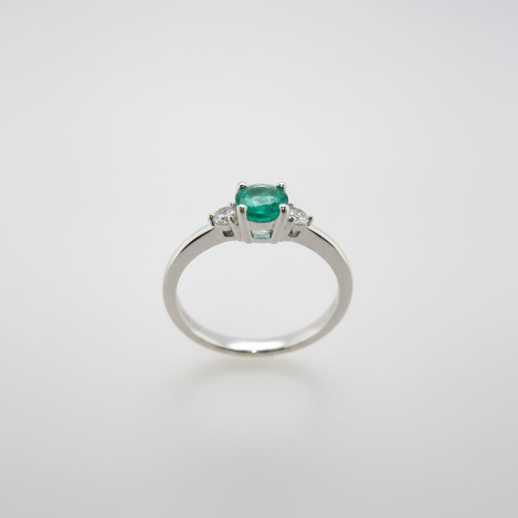18ct White Gold Emerald & Diamond Ring