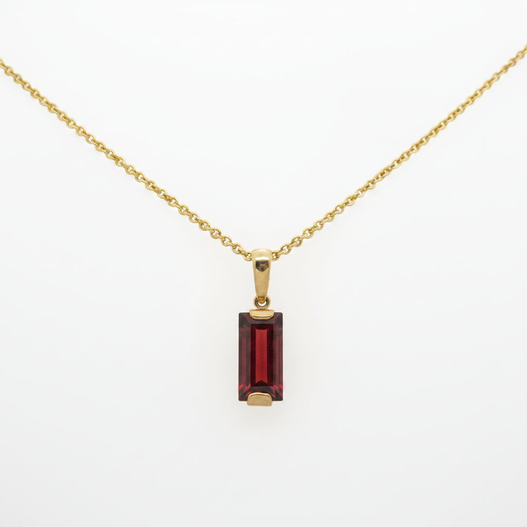 9ct Yellow Gold Baguette-cut Garnet Pendant