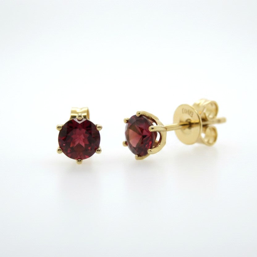 9ct Yellow Gold Round Garnet Stud Earrings