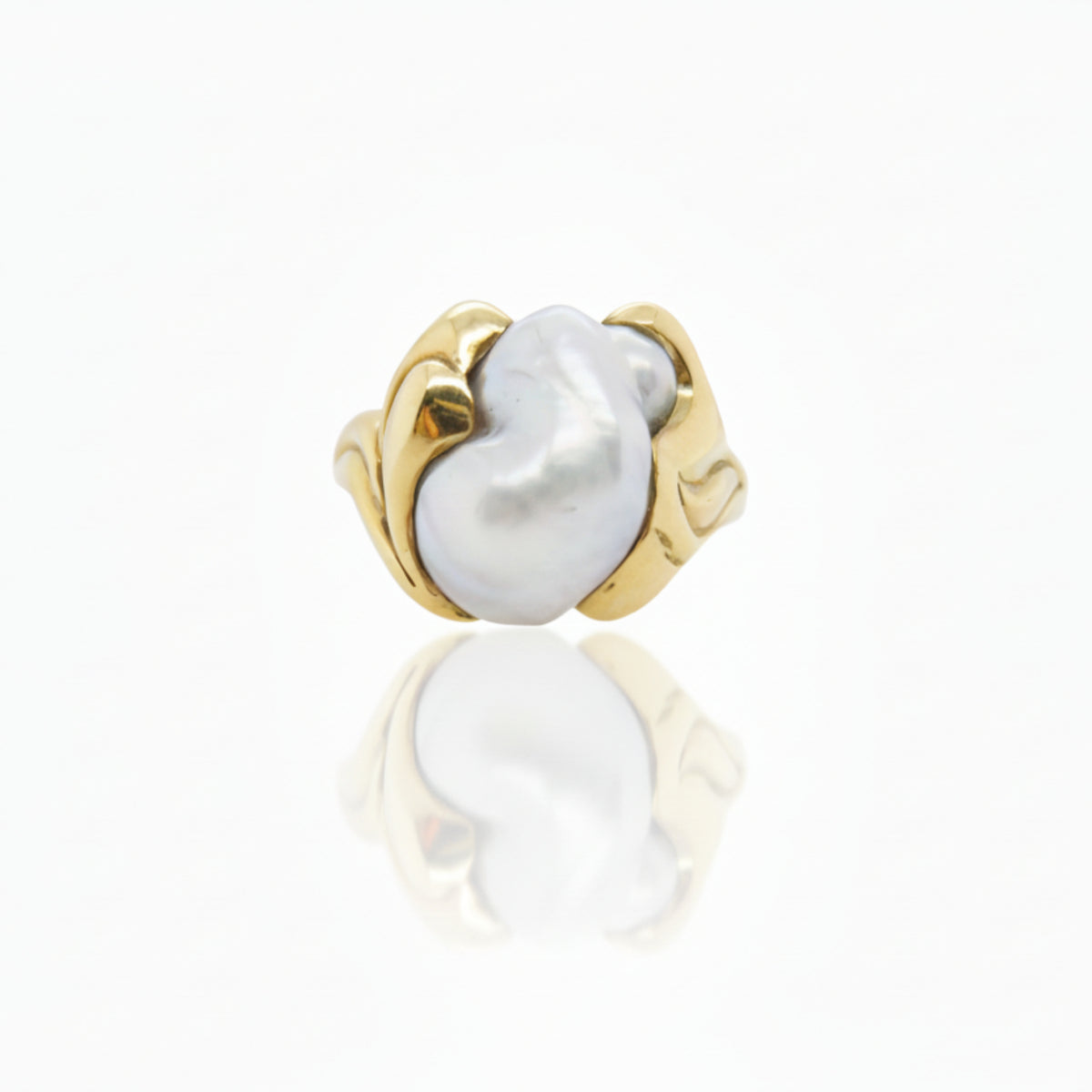18ct Yellow Gold Grey South Sea Keshi Pearl Ring