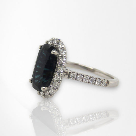 18ct White Gold Australian Sapphire & Diamond Ring