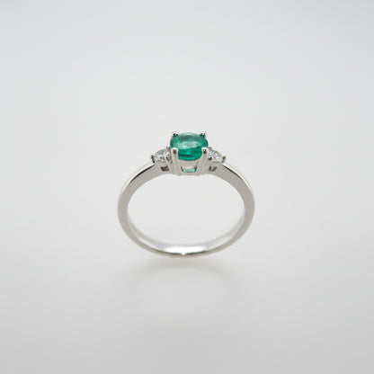 18ct White Gold Emerald & Diamond Ring