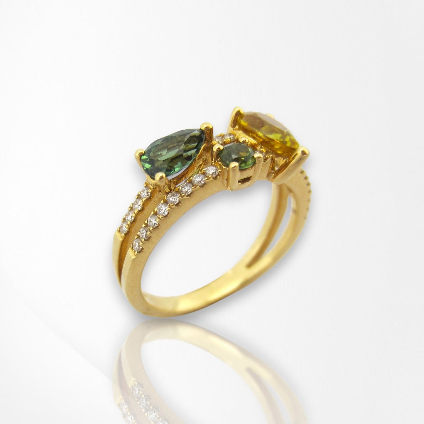 18ct Yellow Gold Brilliant Cut Multi-Colour Australian Sapphire Split Ring