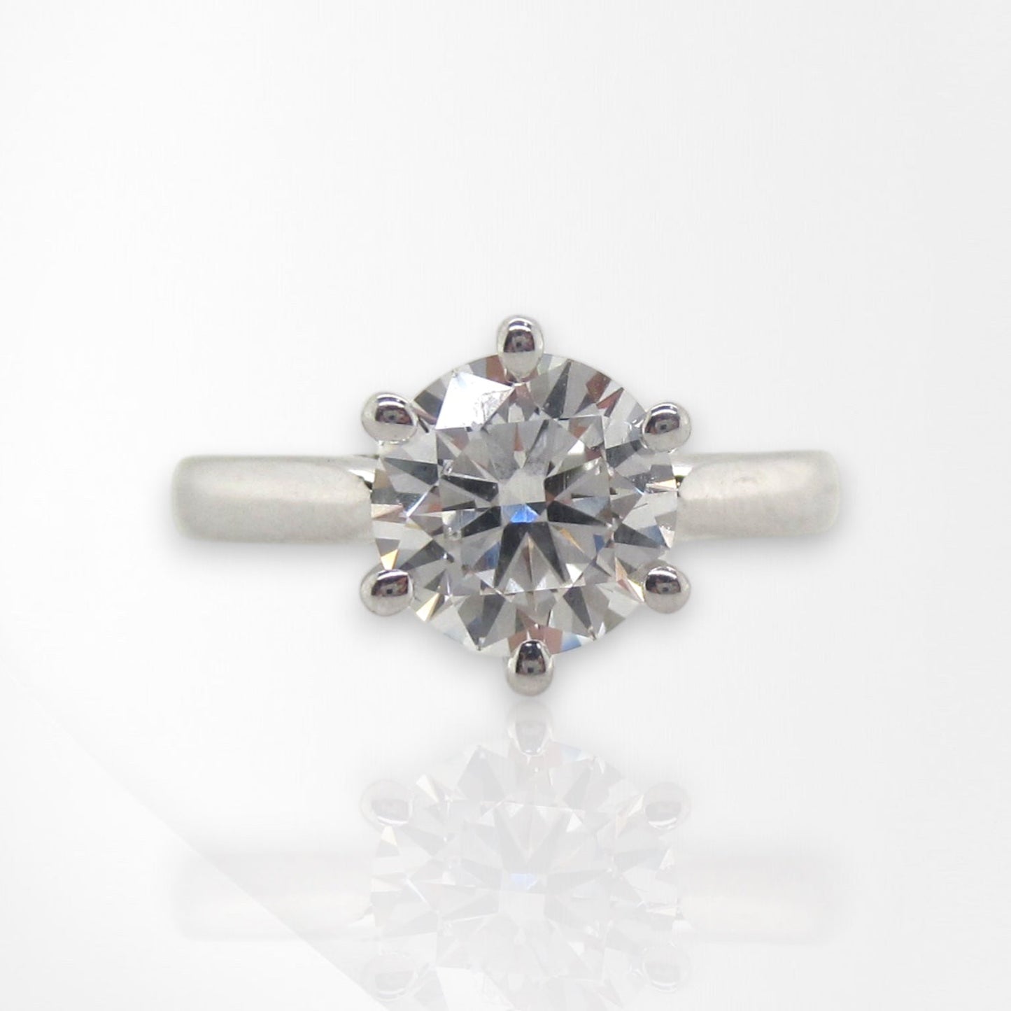Handmade Round Brilliant Cut Lab Grown Diamond Ring