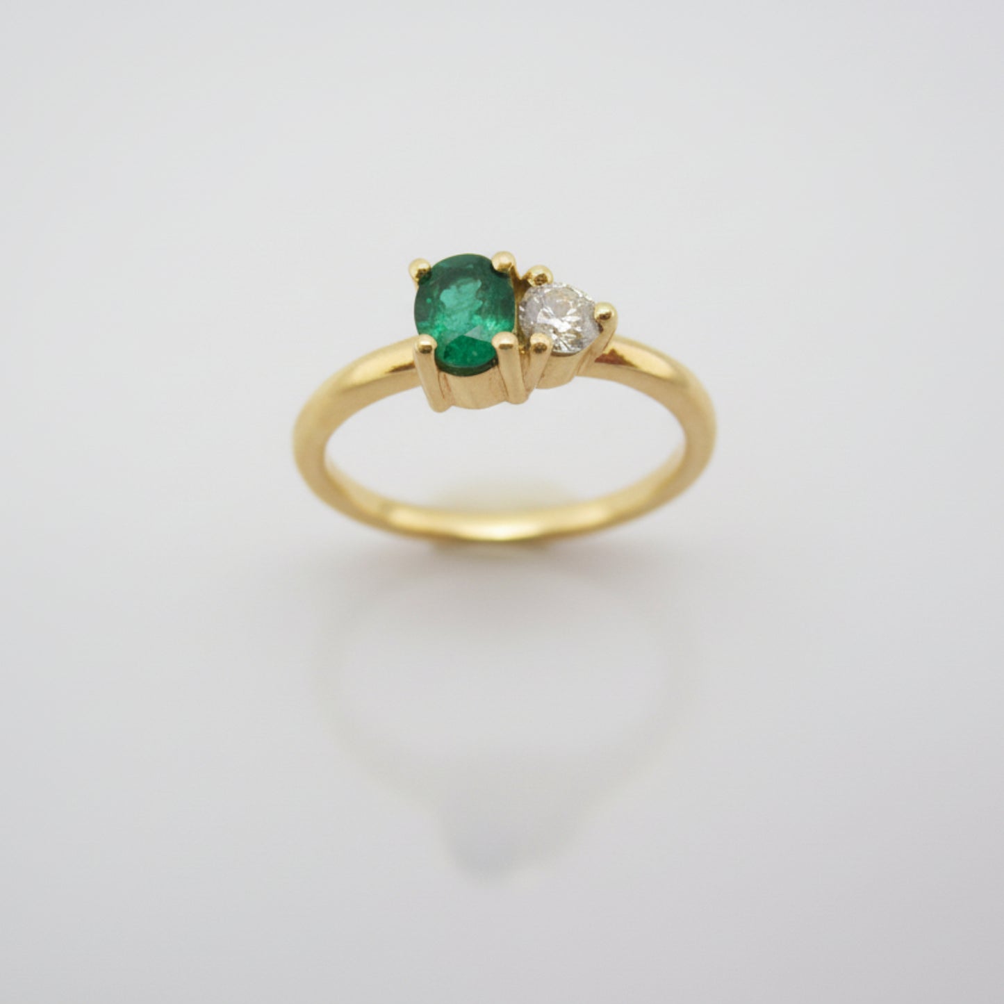 18ct Yellow Gold Oval Emerald & Round Diamond Toi Et Moi Ring