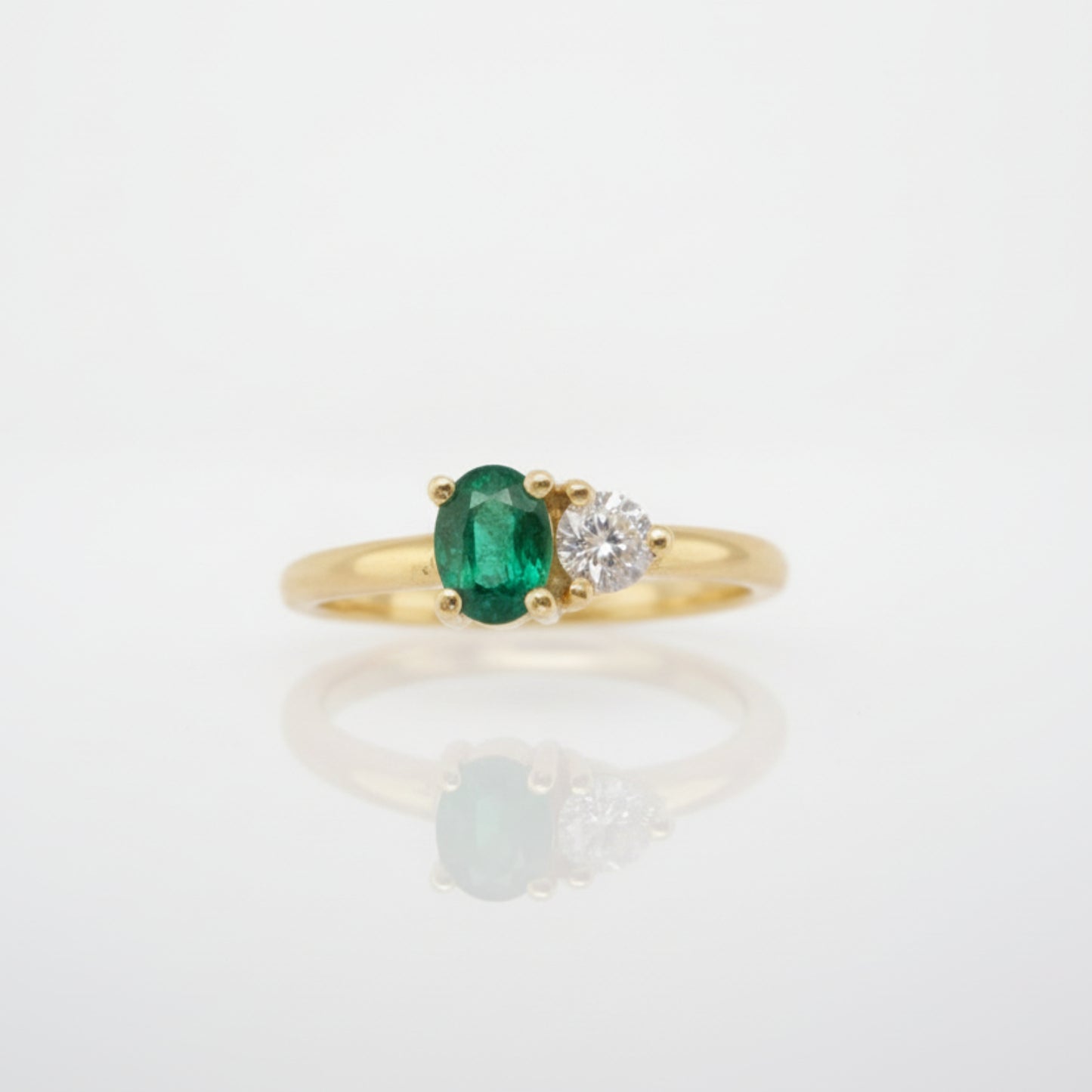 18ct Yellow Gold Oval Emerald & Round Diamond Toi Et Moi Ring