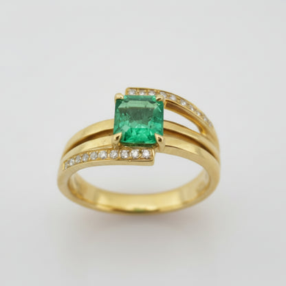 18ct Yellow Gold Emerald Cut Emerald & Diamond Ring