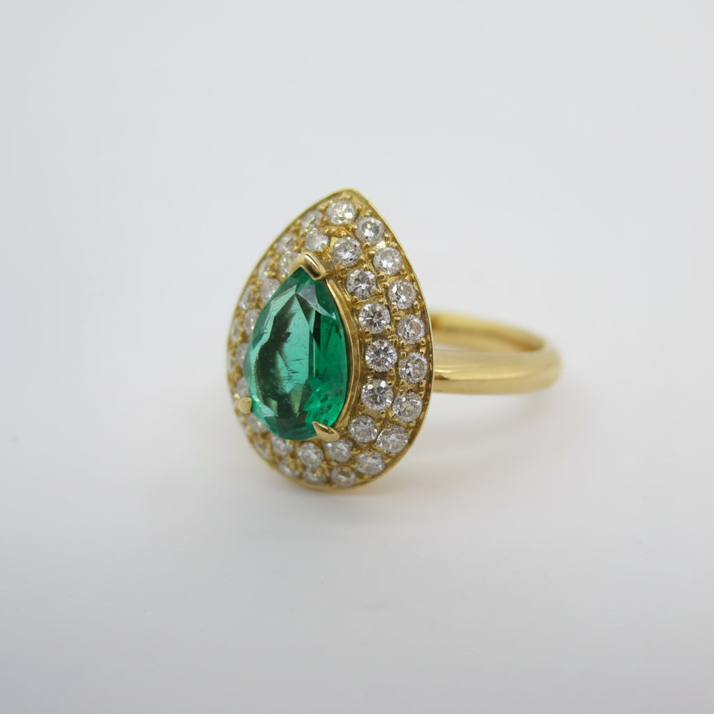 18ct Yellow Gold Pear Shape Emerald & Diamond Ring